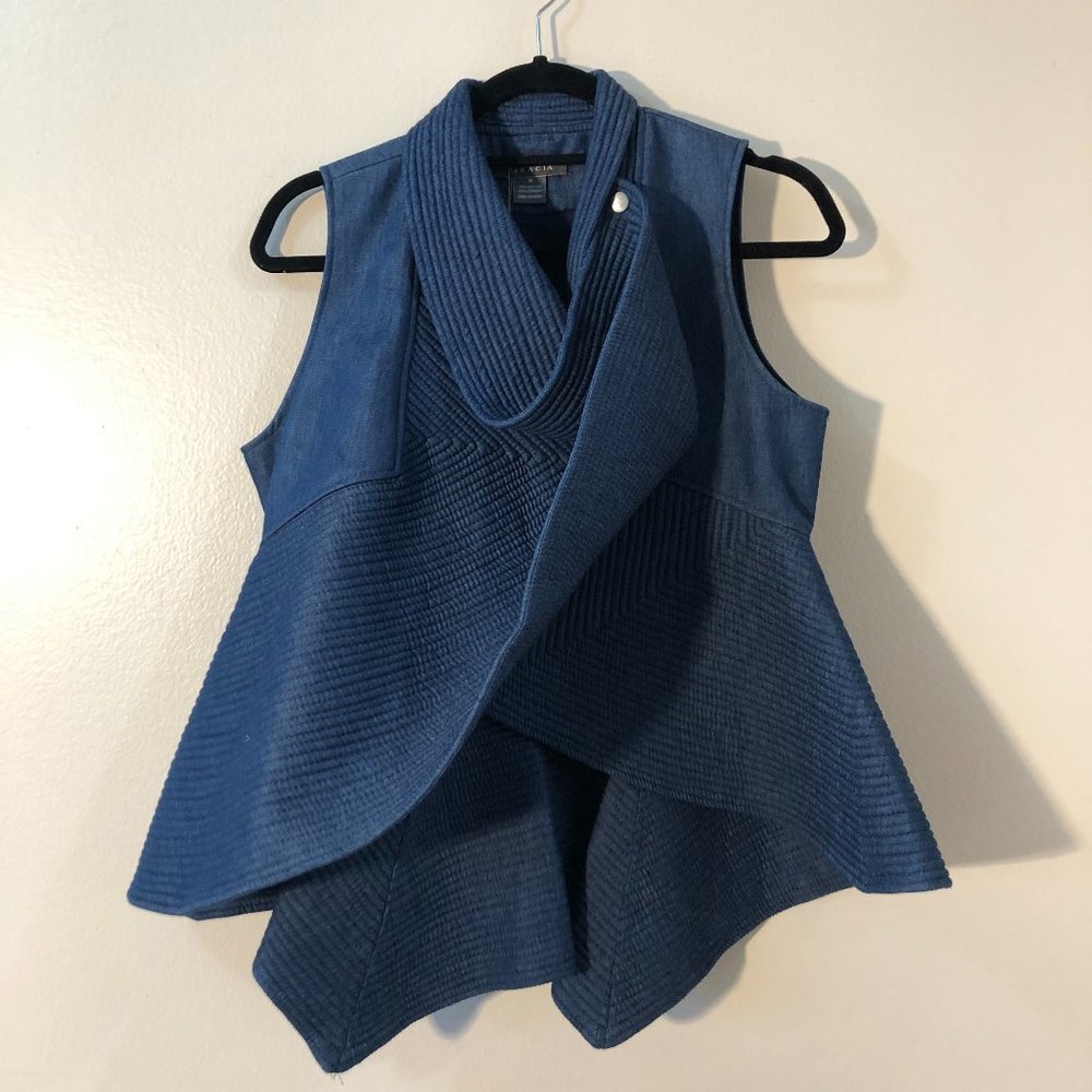NWT gorgeous denim sculptural vest, transforms with snap button!
